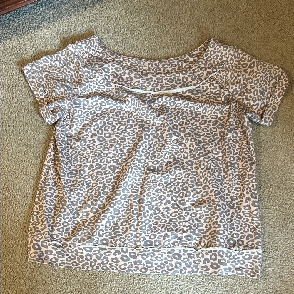 Maurices Gray Leopard Print Short Sleeve Top